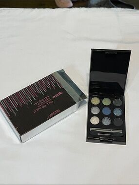 mark. On The Dot Eyeshadow Palette - Greens, Blues & Silver